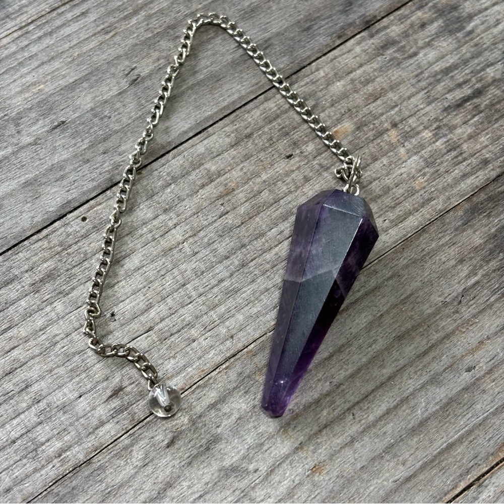 Faceted Point Cut Amethyst Pendulum - Picture 5 of 6